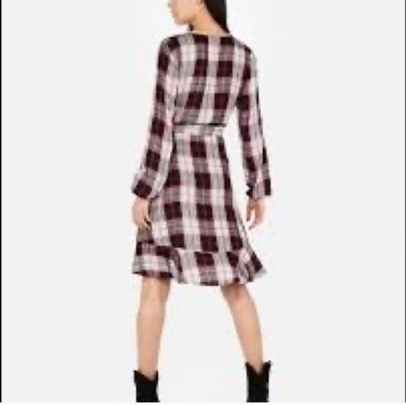 NWOT Express black white & red plaid wrap dress Womens Small - Picture 7 of 7